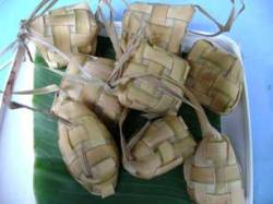 ketupat nasi (cooked)