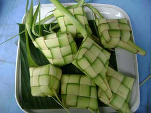 ketupat nasi (uncooked)
