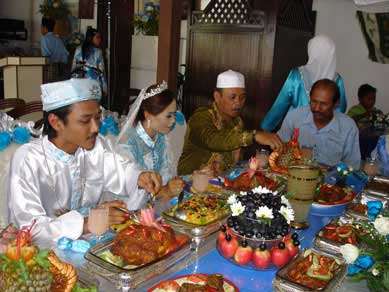 malay table manners, essential at a Malay Wedding